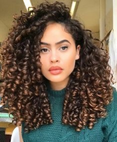 6 Règles d’Or pour Prendre Soin des Cheveux Bouclés ou Frisés