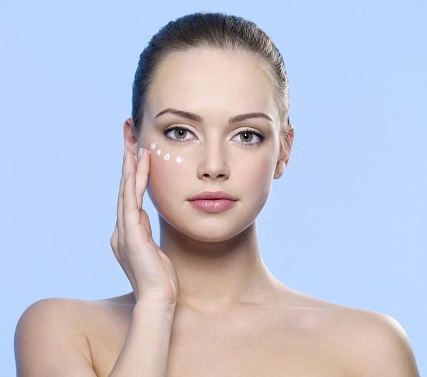 Éliminez les cernes d’une manière naturelle et efficace