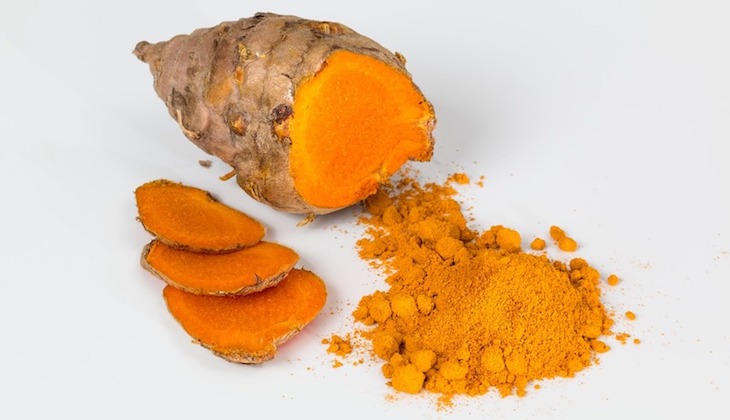 Mon masque au curcuma anti points noirs, acné et rides !