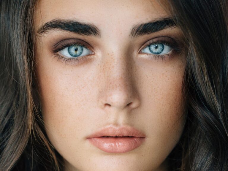 Cette pommade à sourcils résisterait à l’eau et à la chaleur