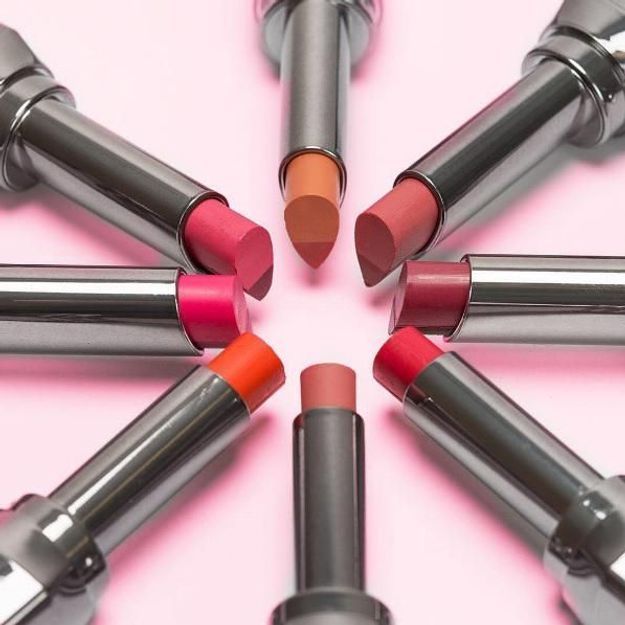Ce rouge à lèvres repulpe instantanément la bouche (et sans piquer)