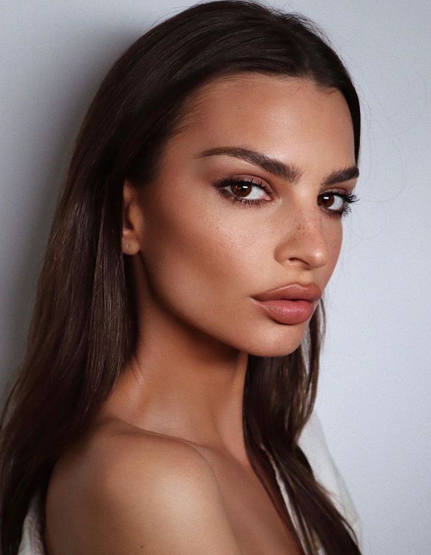 Foxy eyes : la nouvelle tendance qui lifte le regard sans chirurgie