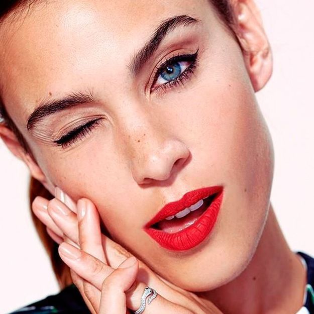 Leçon de maquillage : comment faire des yeux de biche ?
