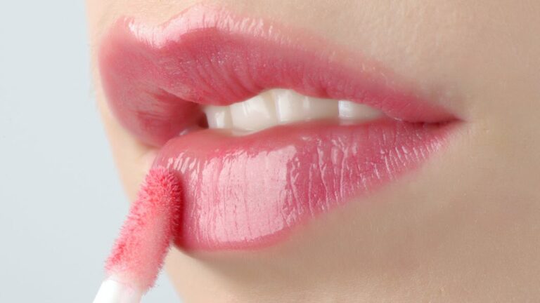 Maquillage naturel : comment réussir une bouche nude