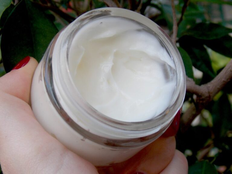DIY crème visage personnalisable avec 4 ingrédients.