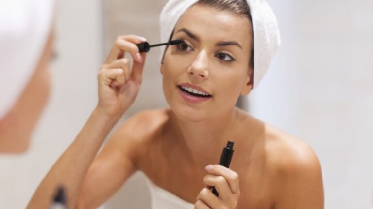 Maquillage périmé : gare aux infections  !