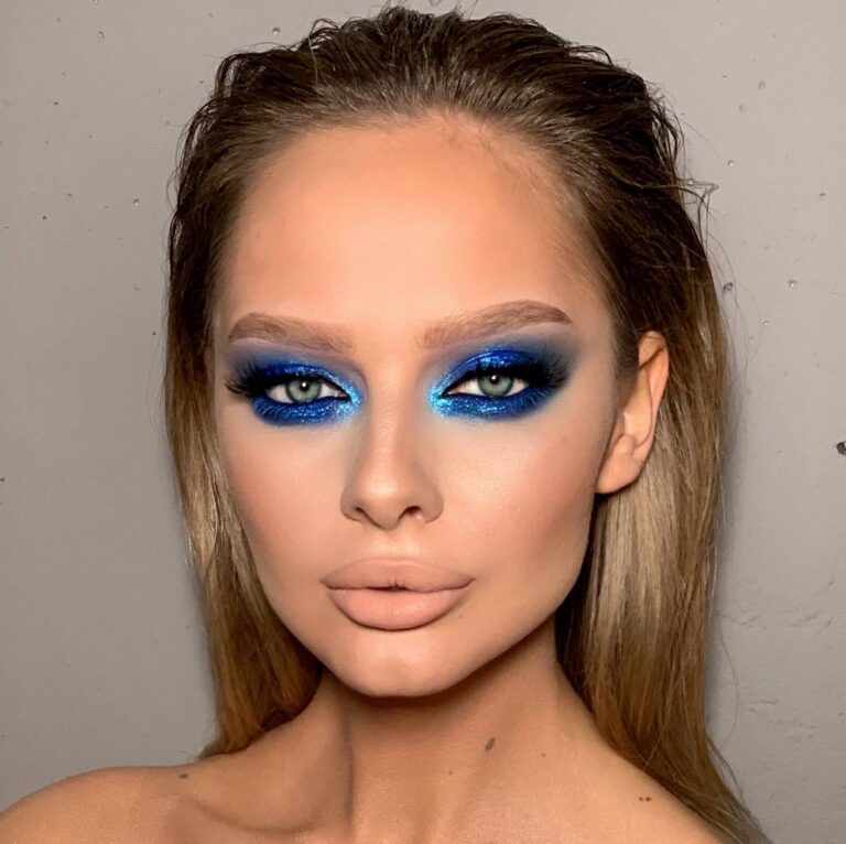Comment porter le maquillage bleu sans faux pas