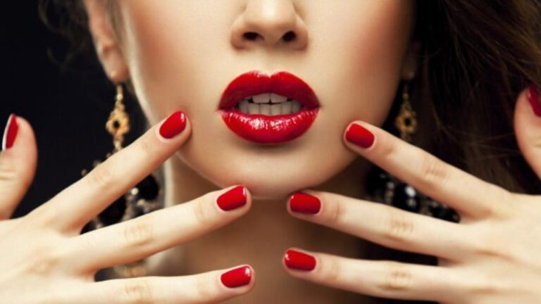 Maquillage de fête : comment bien choisir son rouge à lèvres ?