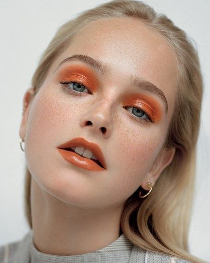 MAQUILLAGE YEUX BLEUS : COMMENT MAQUILLER LES YEUX BLEUS ?