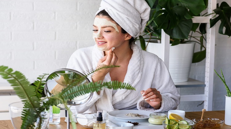 5 ingrédients de base de votre cuisine qui peuvent garder votre peau saine en hiver