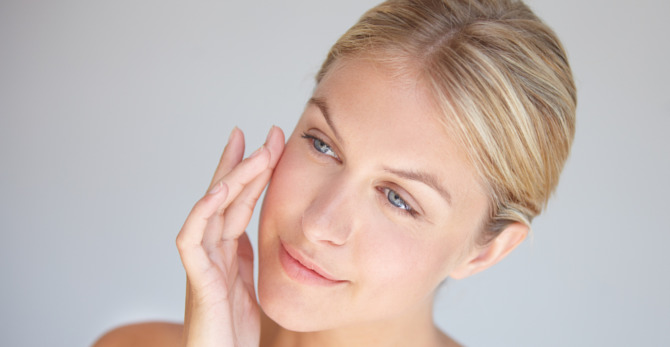 Solutions simples pour traiter les cheveux et la peau grasse
