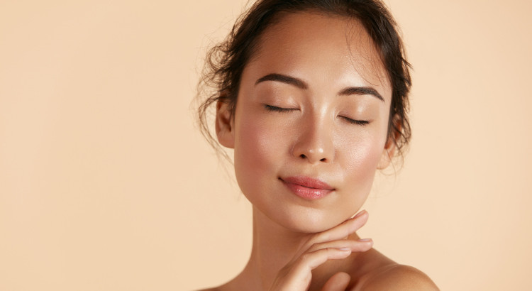 Soin du visage : Comment redonner un coup d’éclat à sa peau pendant l’hiver ?